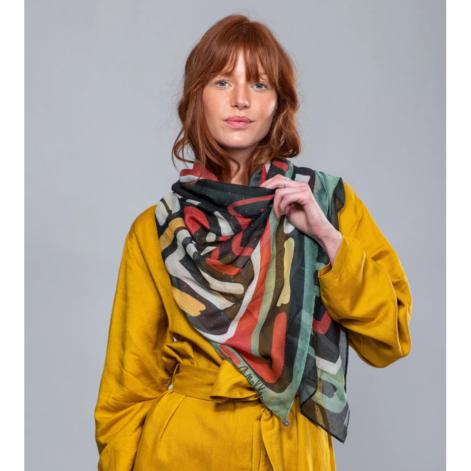 Anekke Kene Melna Apdrukāta šalle