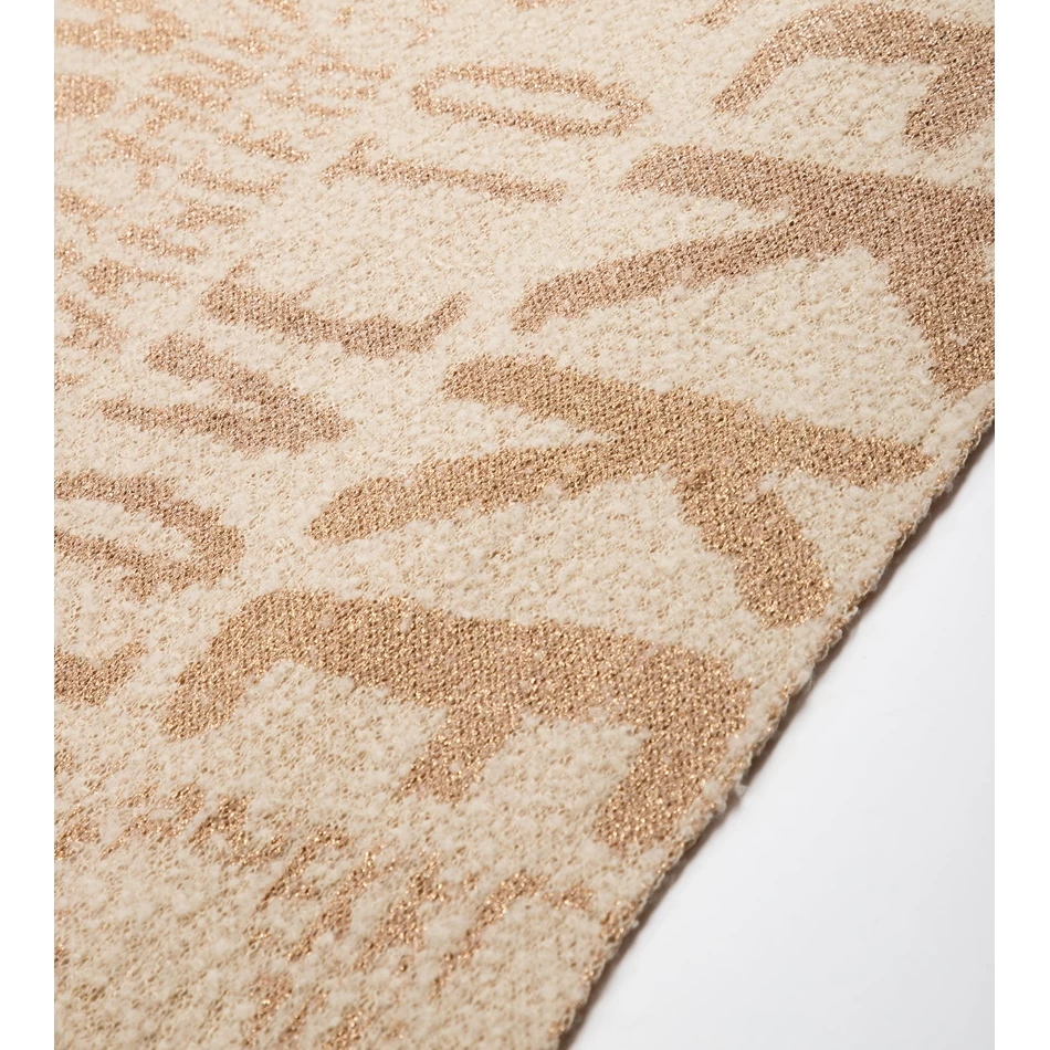 Anekke Bēša Logomania šalle.