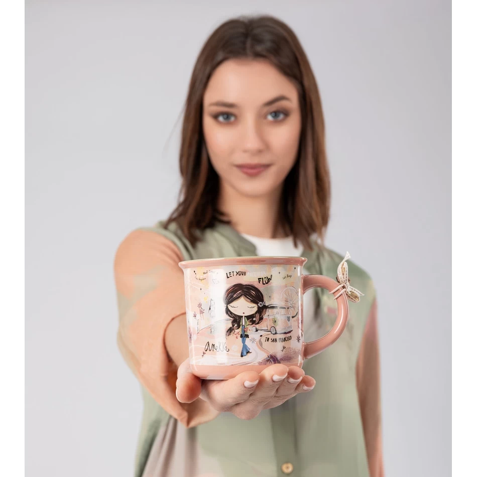 Anekke Miera Un Mīlestības Krūze