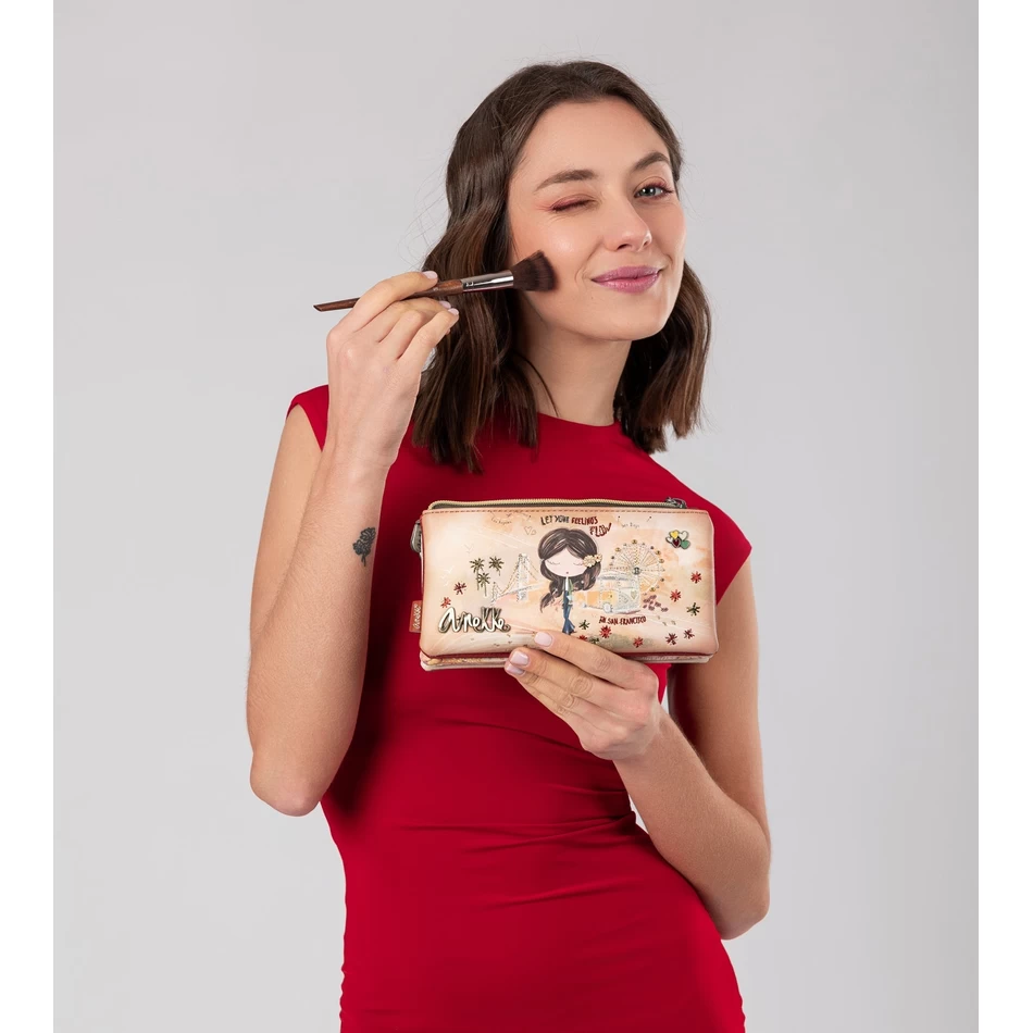 Anekke Peace & Love camel pencil case