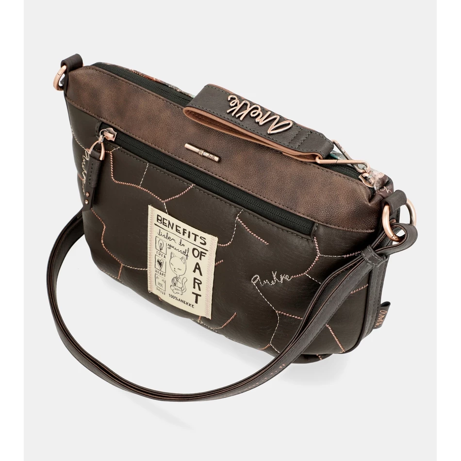 Anekke Shōen Padded shoulder bag with metallic handle