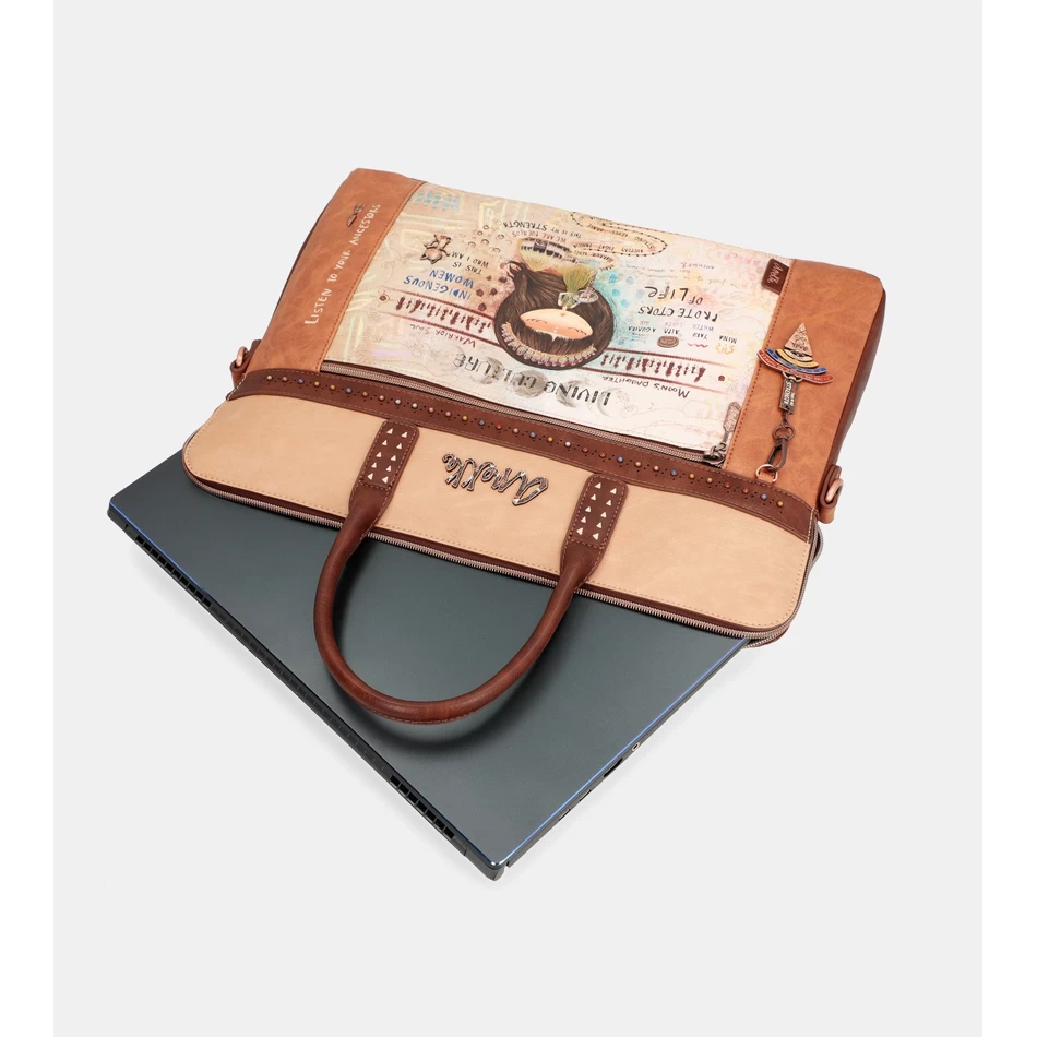 Anekke Menire Servieta Anekke