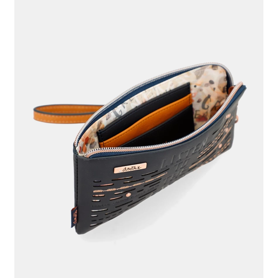 محفظة Anekke باللون الأزرق الداكن بتقنية تحديد الهوية بموجات الراديو طبيعة باتشاماما