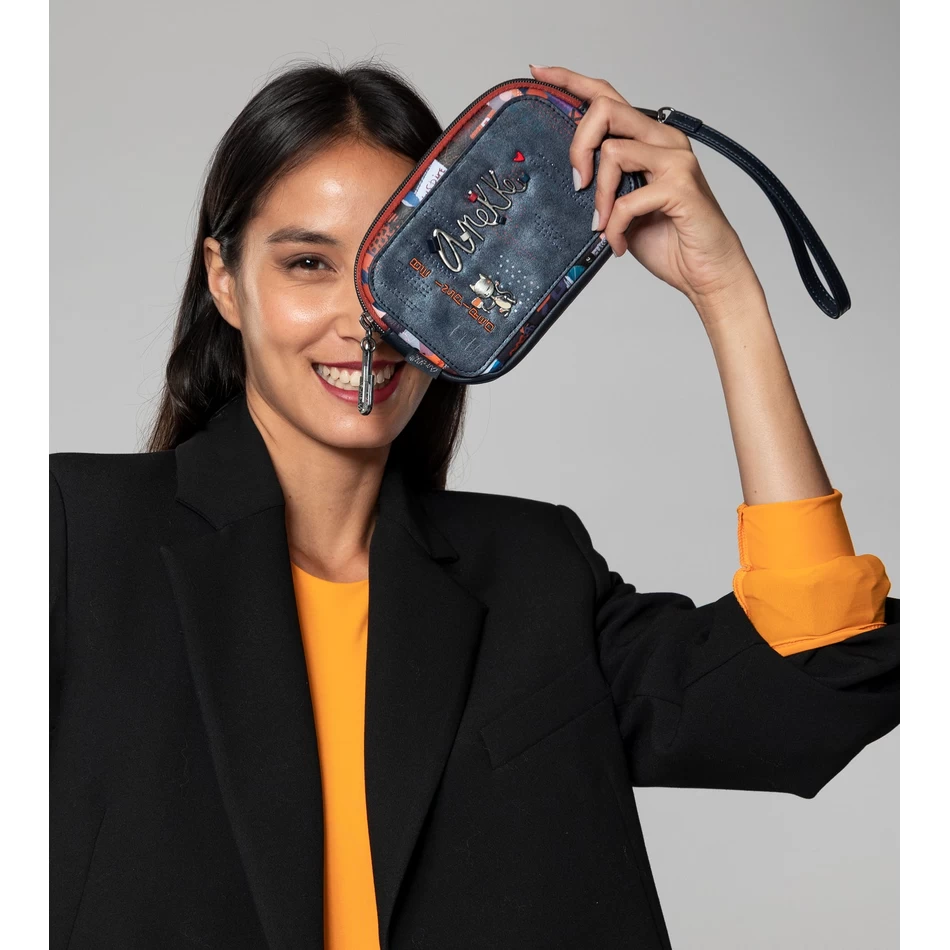 Anekke Kyomu Kandekott