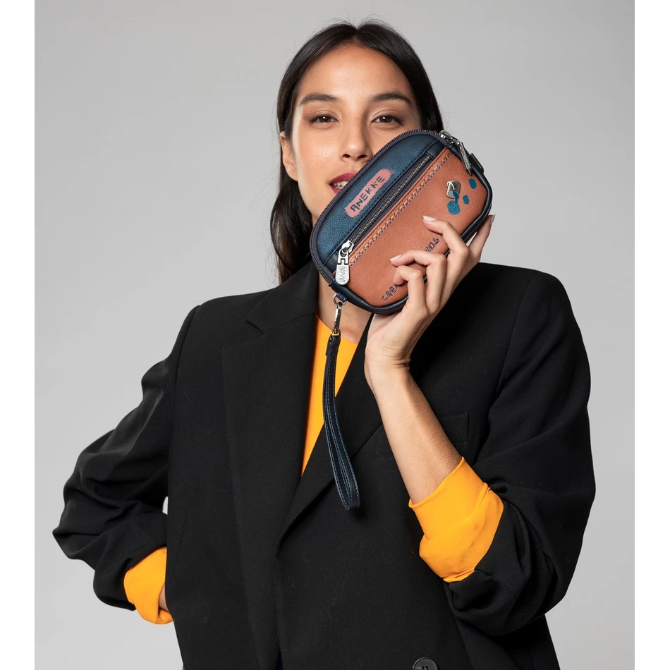 Anekke Kyomu Kandekott