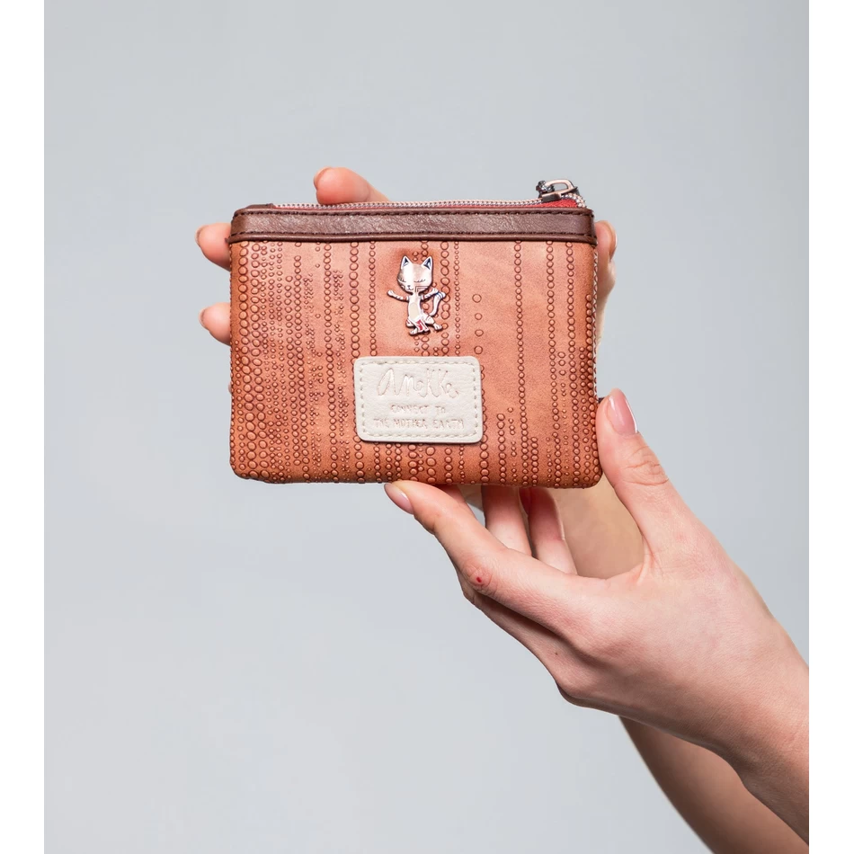 Anekke Menire wallet