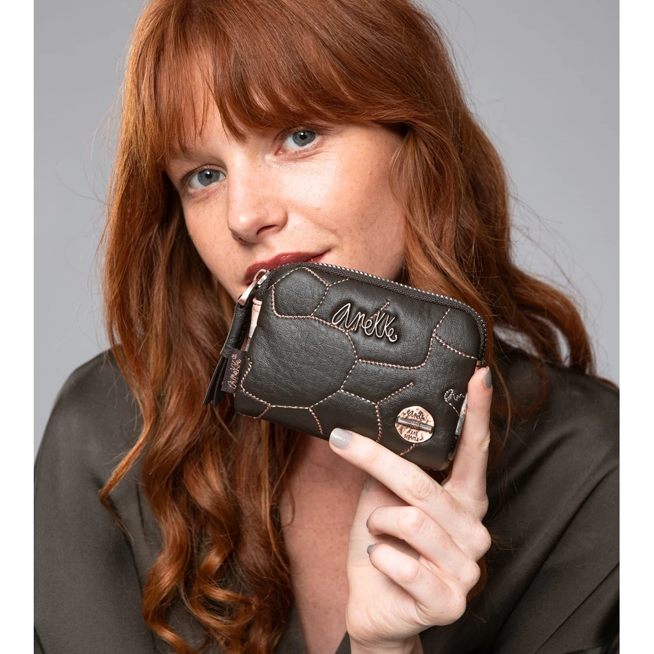 Anekke Shōen Padded small purse